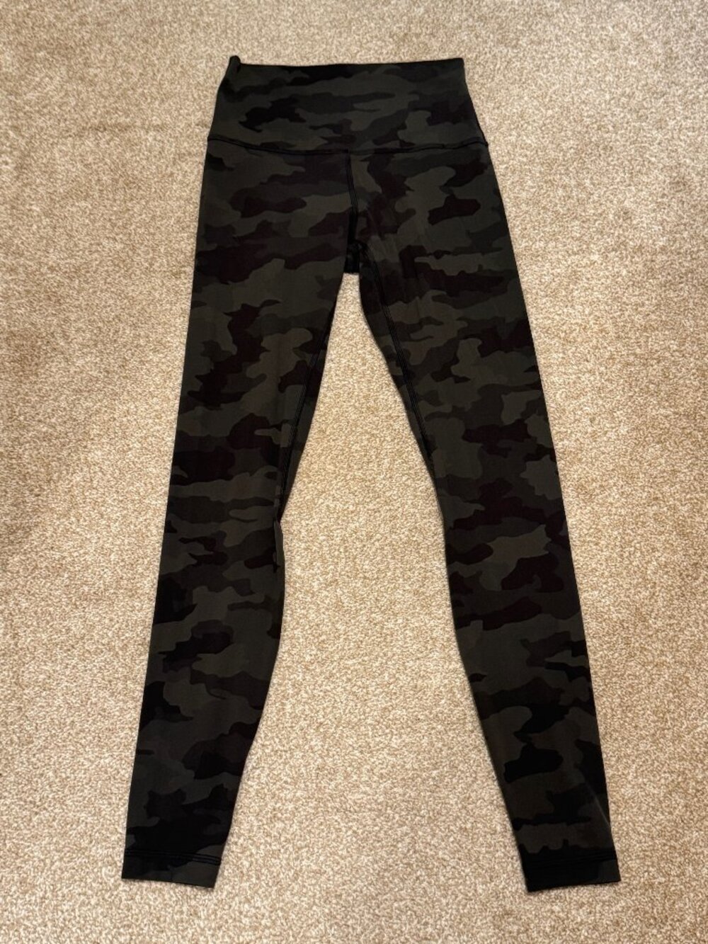 Womens Size 6 LuLuLemon Heritage 365 Camo Dark Olive Multi Hi-Rise Leggings $128